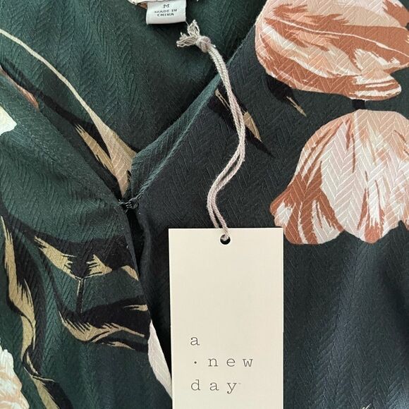 Floral Top - Picture 6 of 7